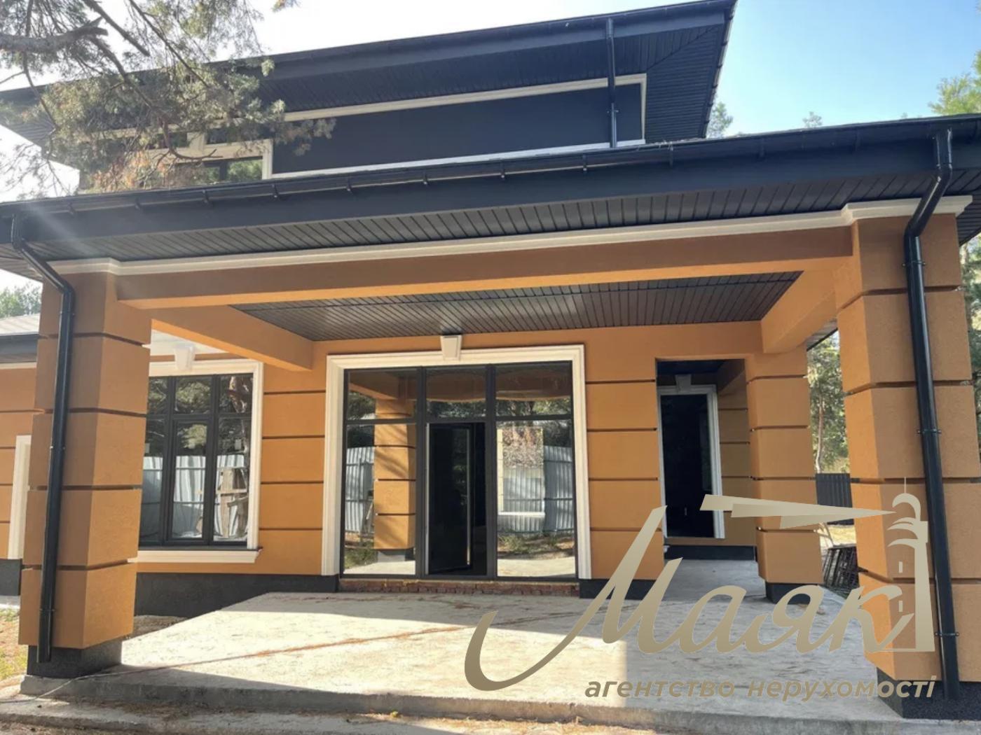 Продаж будинку 350м2 с.Козин. Б.Дамба-2 км. Сучасний будинок з басейном на ділянці з соснами!