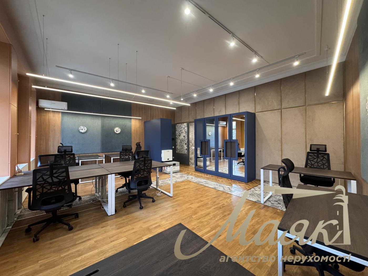 Аренда меблированного офиса 110 кв.м. на ул Владимирская 92