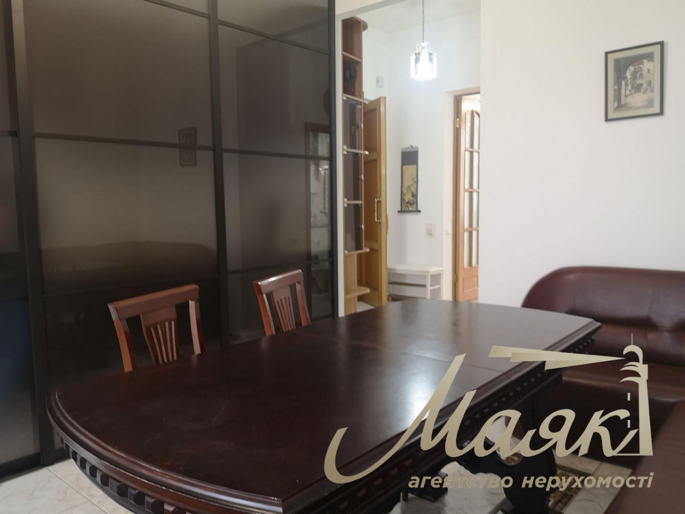 Rent 2-room apartment Bankovaya st., Center, Lipki