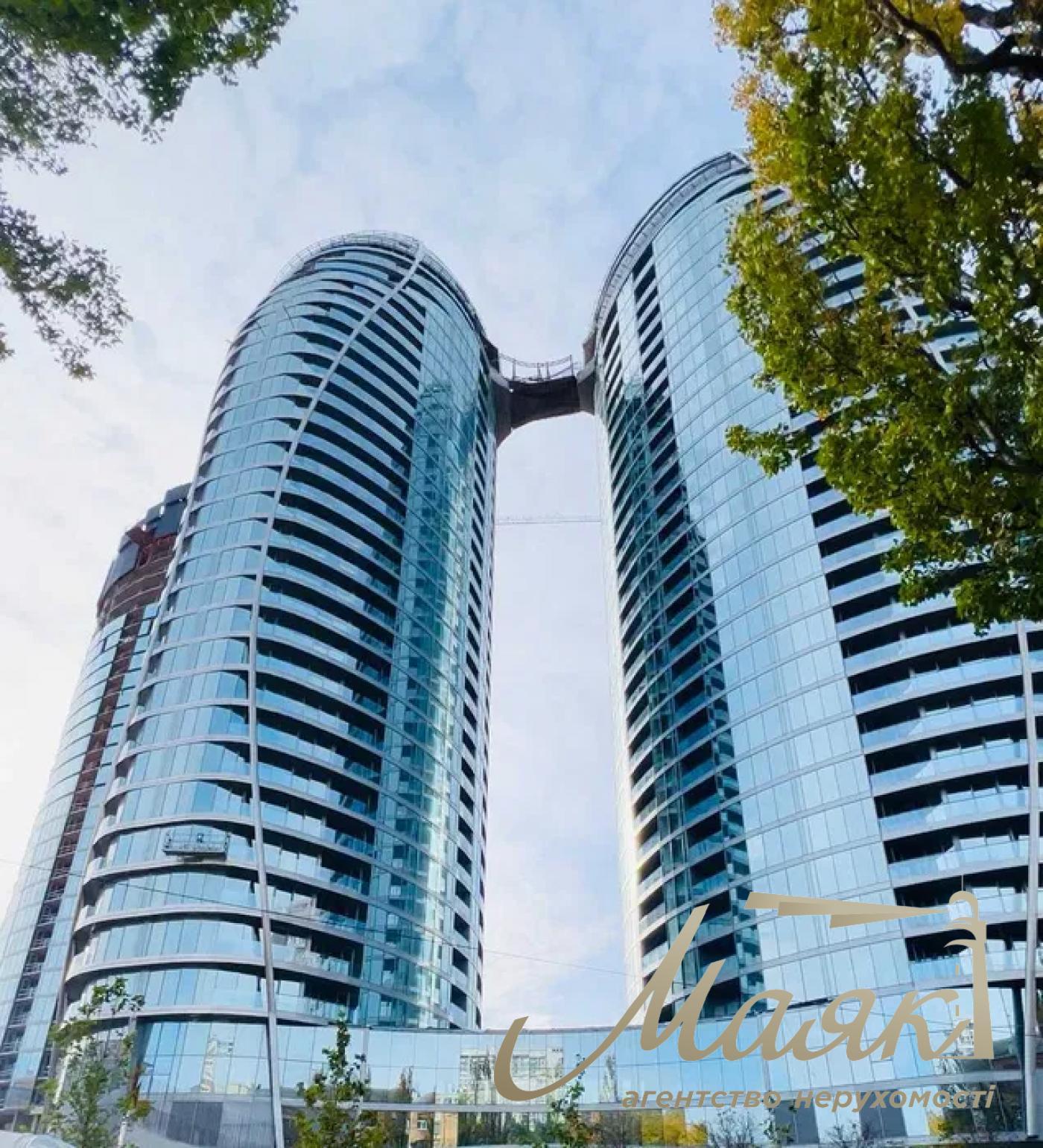 Sale of 3k 126.7 m2 apartment in Tarian Tavers residential complex, st. Patrice Lumumba