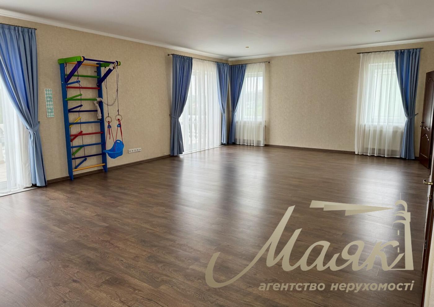 Оренда будинку 310м2 у селі Ходосівка