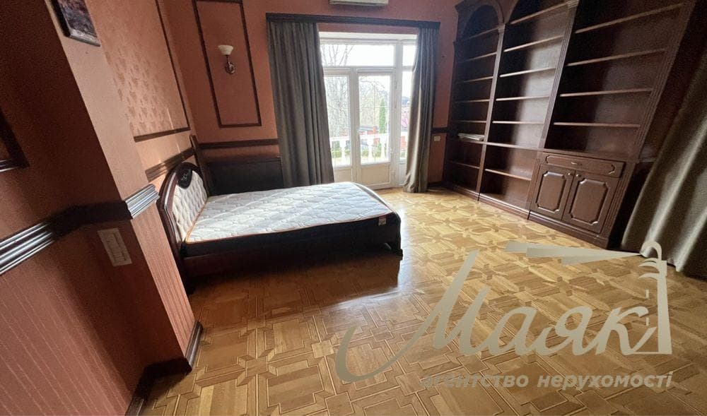 Оренда будинку площею 600 м² у Козині/Конча-Заспа, Обухівський напрямок, Київська область.