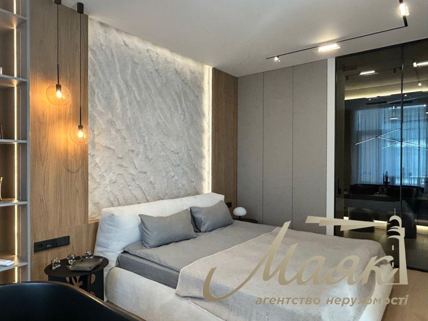 Sale of 2-room apartment residential complex Novopecherskie Lipki, Dragomirova st.