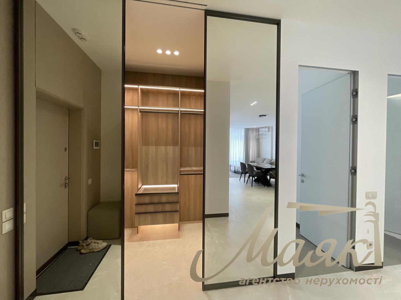 Rent 4-room apartment in Residential Complex Boulevard of Fountains, 5 Sapernoe Polye str.