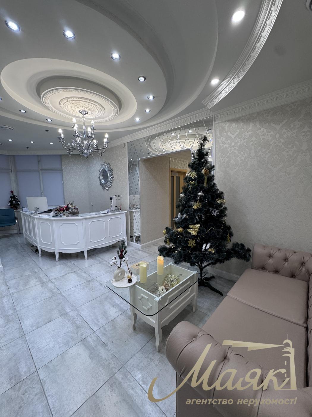 Sale of facade premises on the streets Dneprovskaya embankment, Osokorki, Poznyaki.