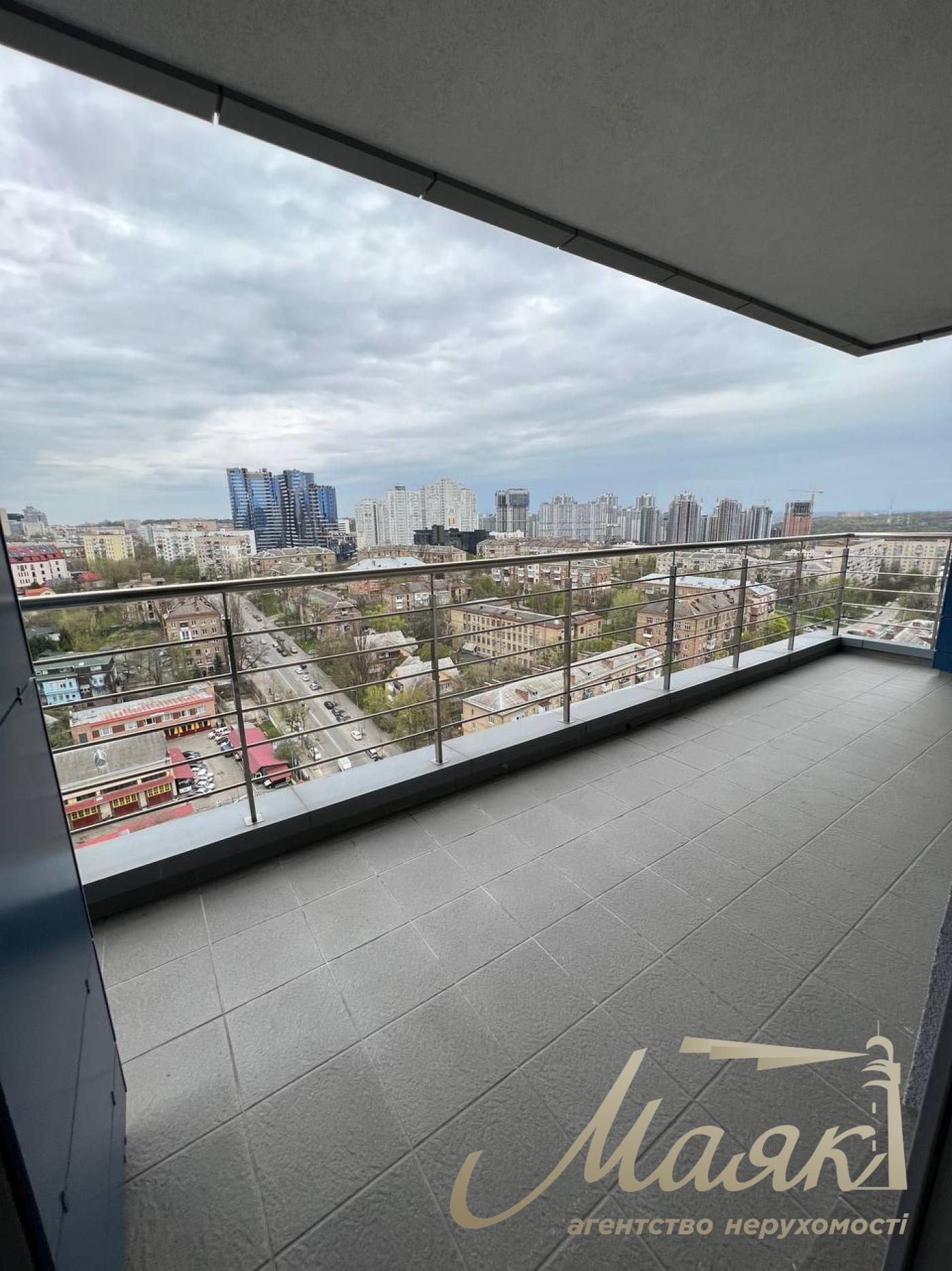 Sale of 4-room apartment 177m2+terrace in residential complex “Central park”