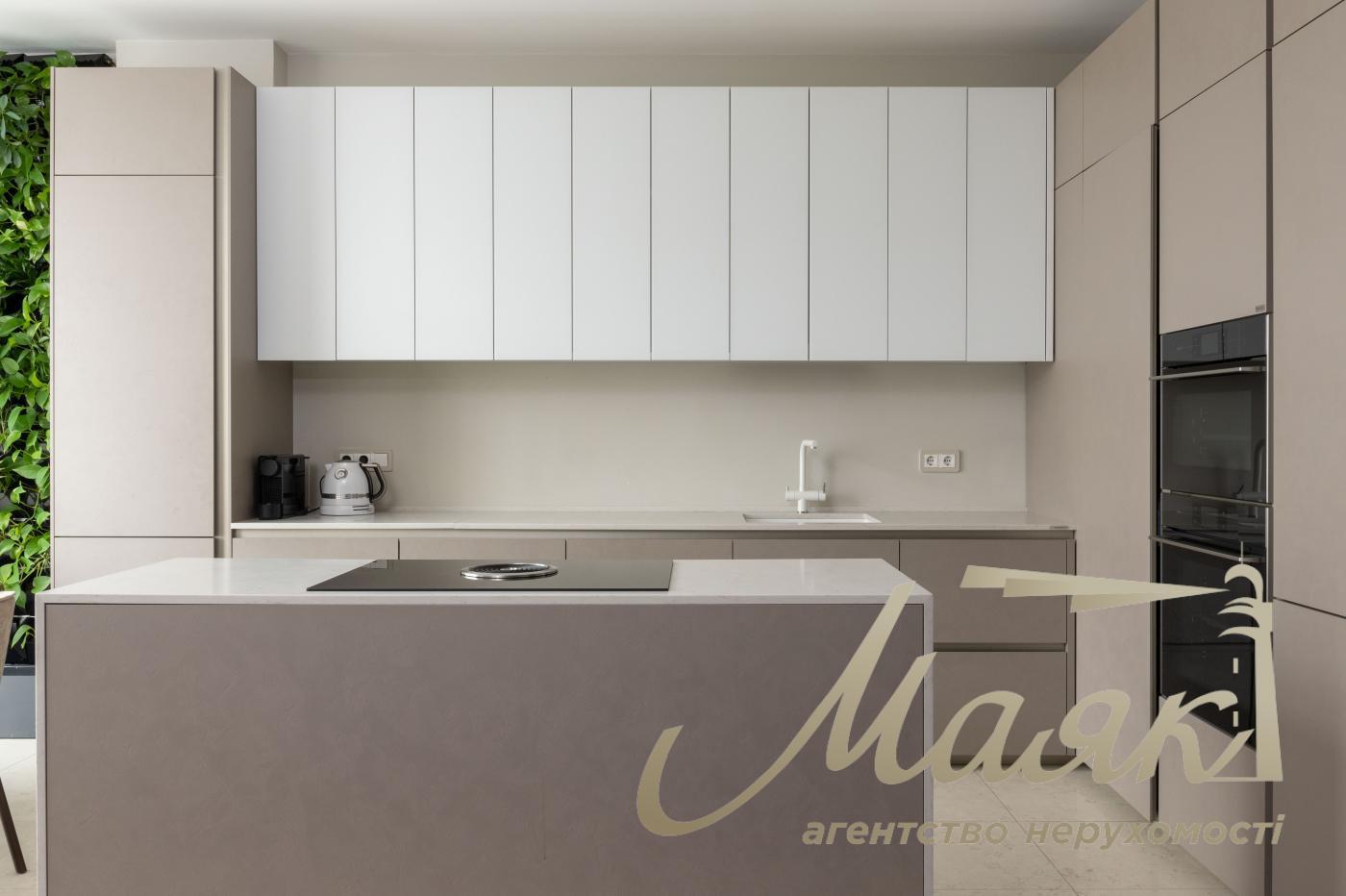 Продажа видовой однокомнатной квартиры,92 м2 в ЖК Бульвар Фонтанов Саперное Поле Печерск