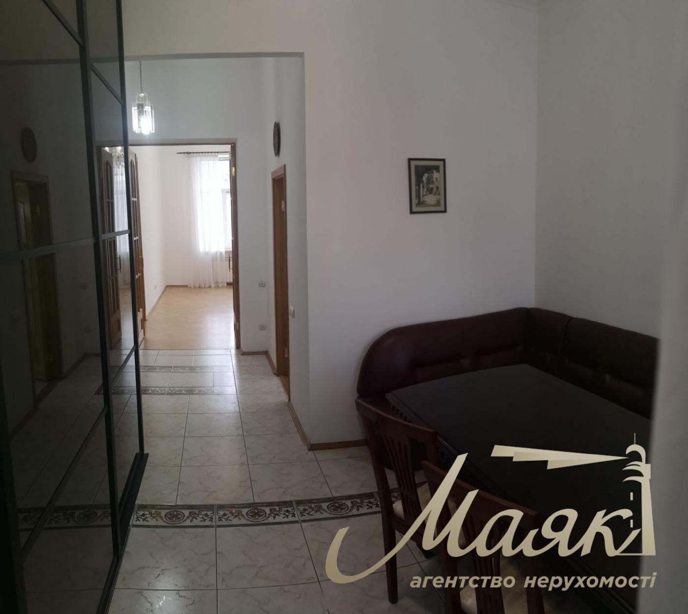 Rent 2-room apartment Bankovaya st., Center, Lipki