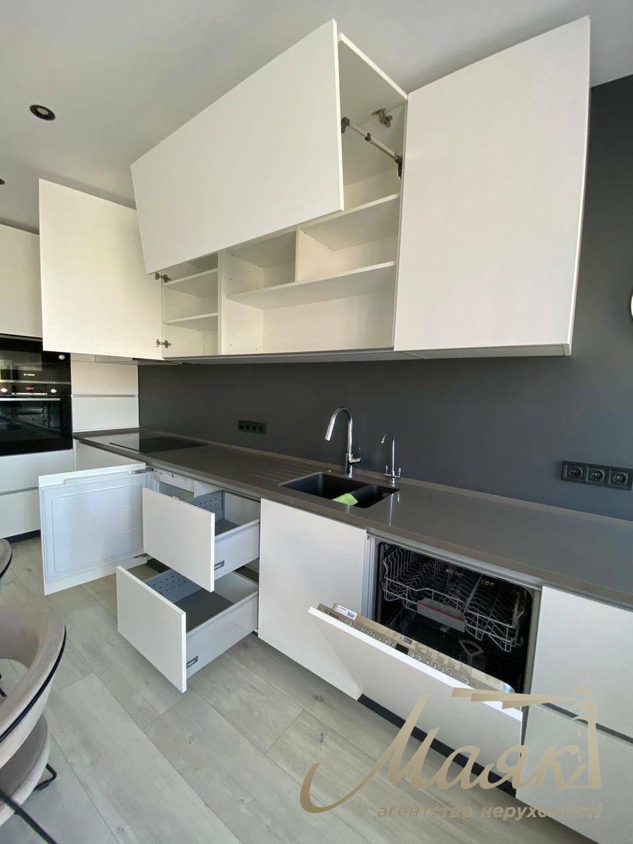 Продаж 4к квартири ЖК Комфорт Таун, вул. Регенераторна