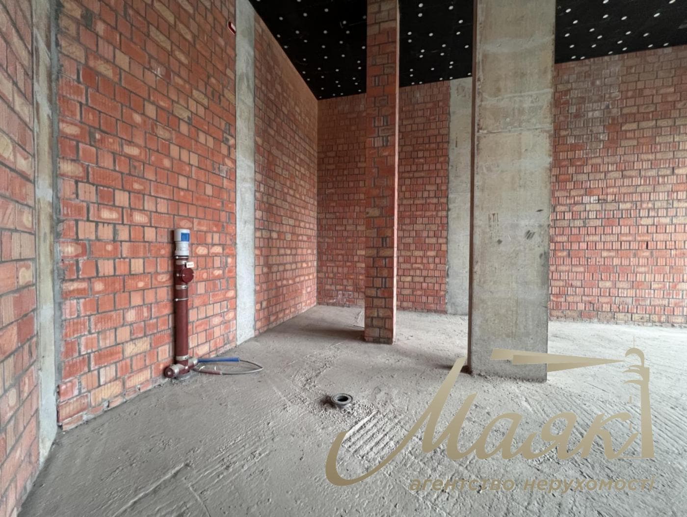 Продаж фасадного приміщення площею 103,3 м², ЖК Unit Home