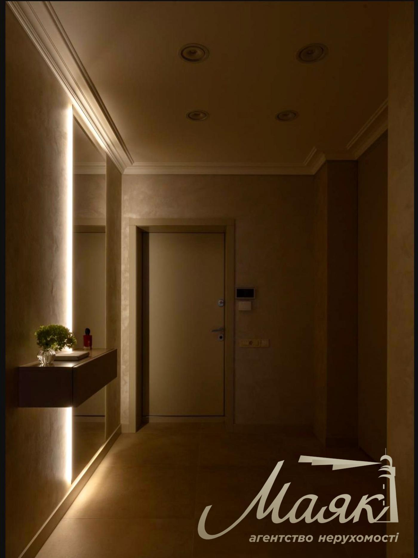 Продаж квартири в ЖК Да Вінчі, вул. Олеся Гончара 35, історичний центр Києва