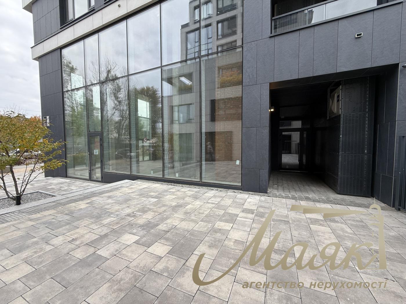 Продажа фасадного коммерческого помещения 244 м² в UNIT.Home, ул. Гарета Джонса/Семьи Хохловых, Шевченковский район.