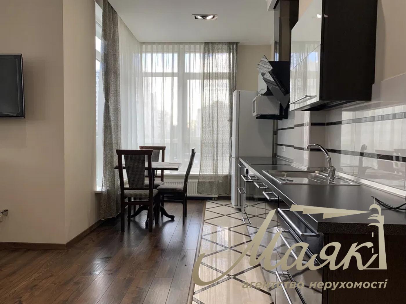 Rent 2k apartment (63 m²) in Residential Complex Novopecherskie Lipki