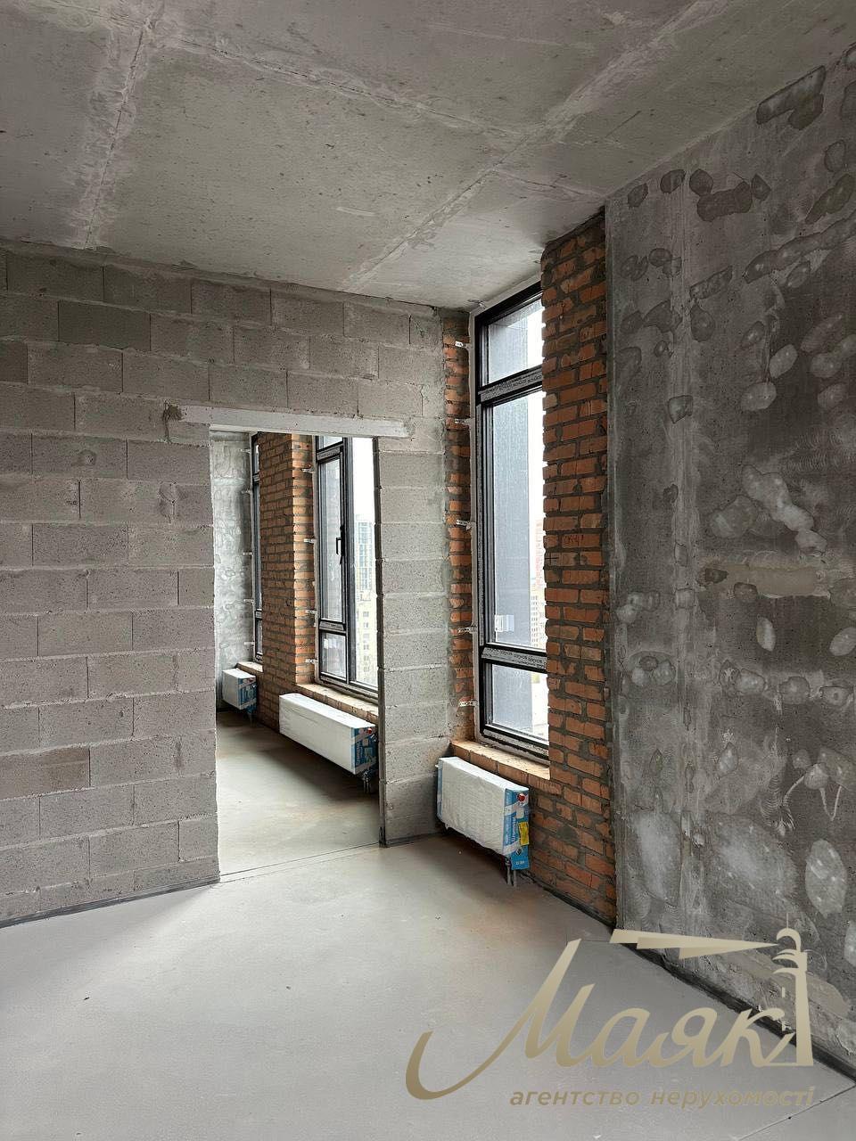 Продажа квартиры 100 кв.м. без ремонта в ЖК Тriiinity