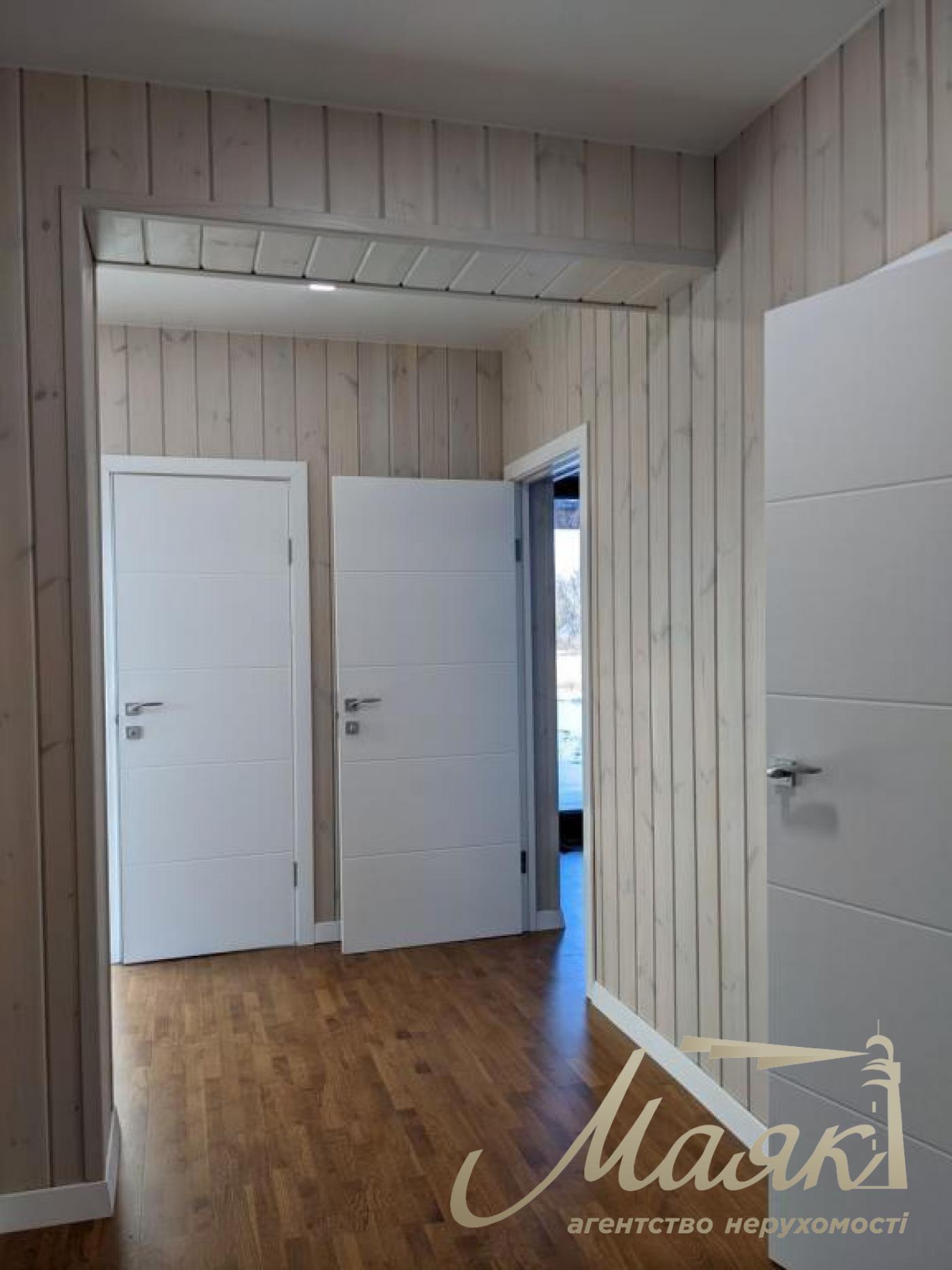 Sale of a country house 76 sq.m. Plot 6 acres. Vishnevoe, Nemeshaevo village. Near the lake.