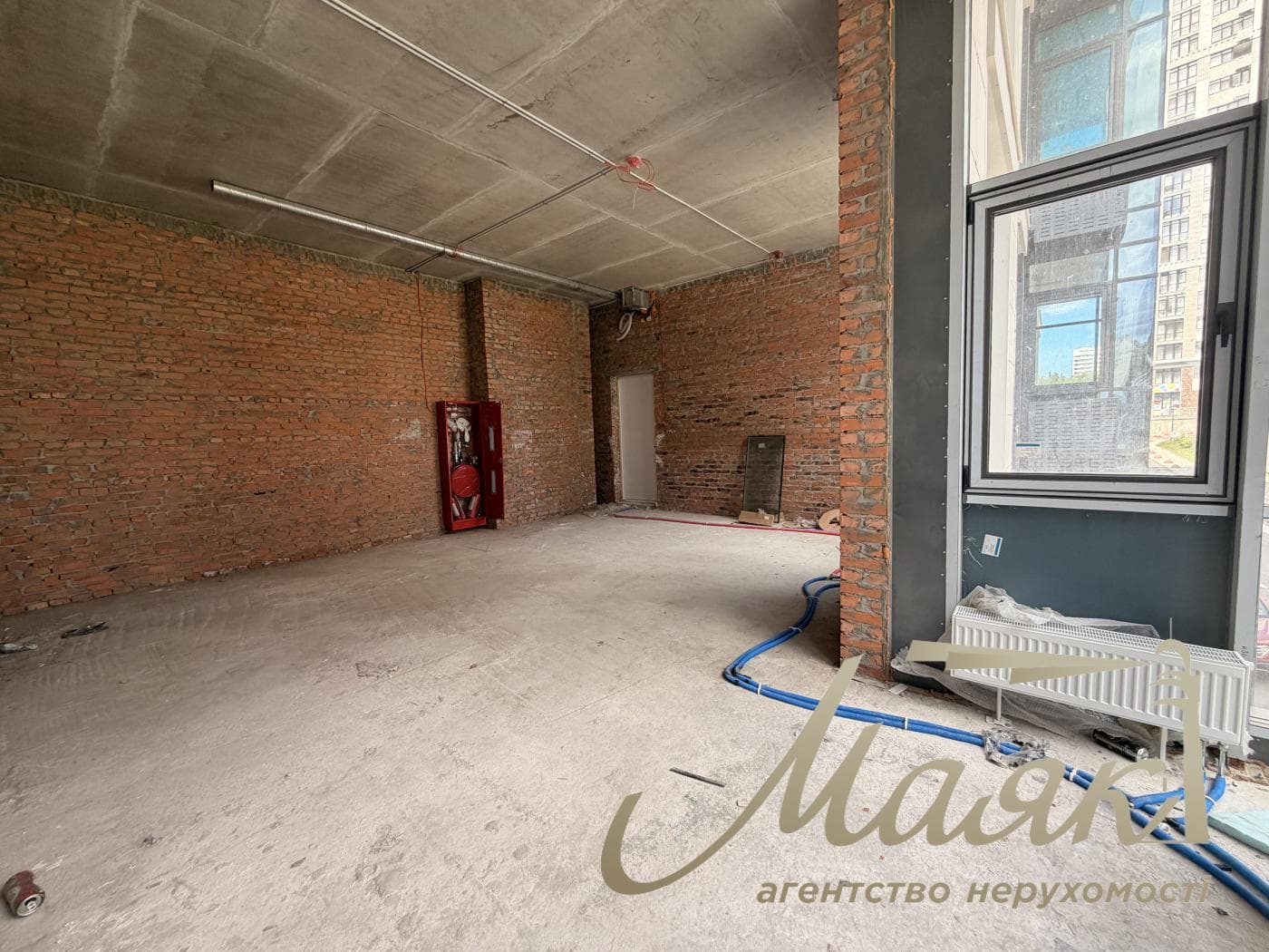 Rent a front commercial premises Residential Complex Novopecherskie Lipki, Verkhoglyada str.