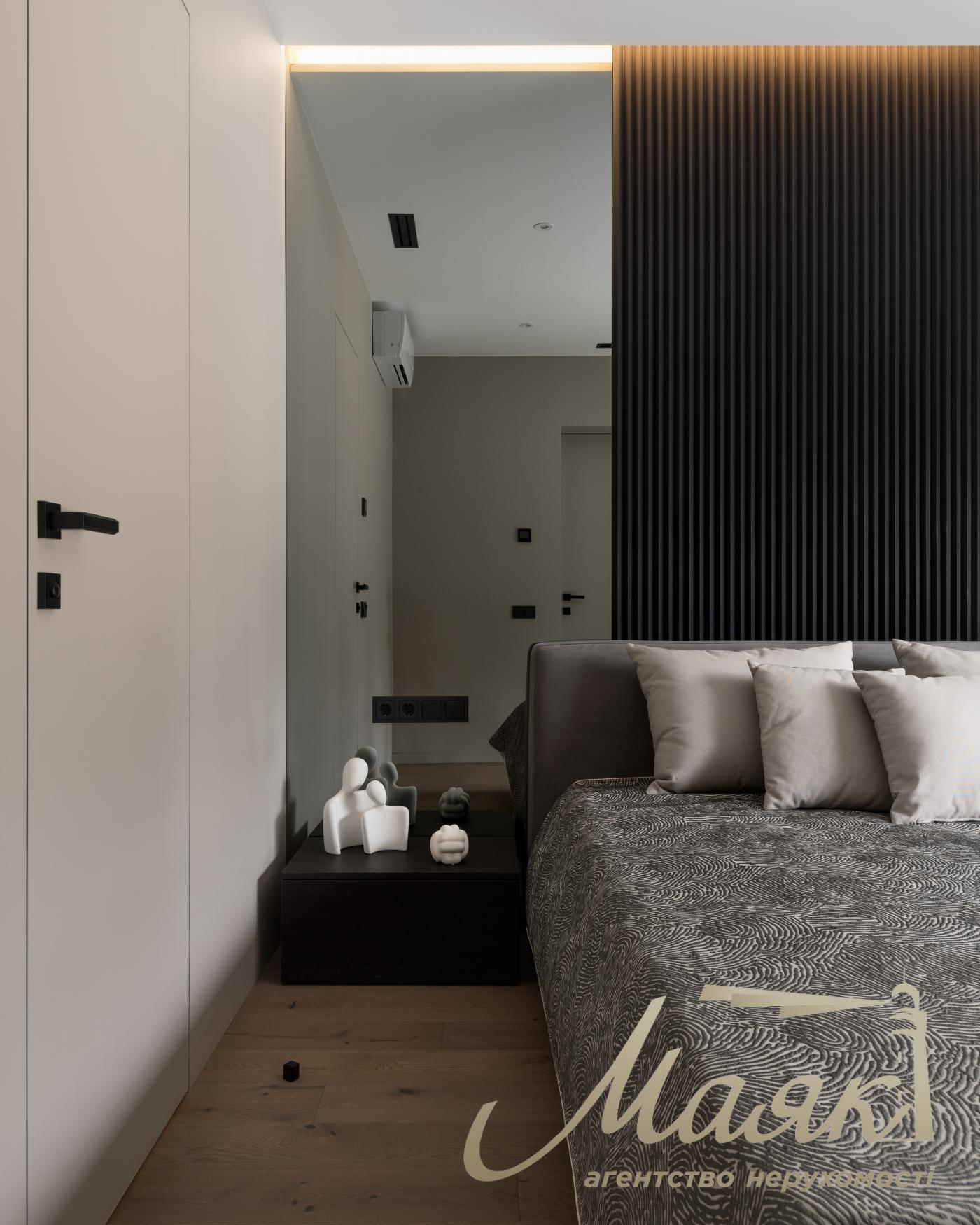 Sale of 2-storey townhouse 296m2, (3.5 hundredths) Kozin