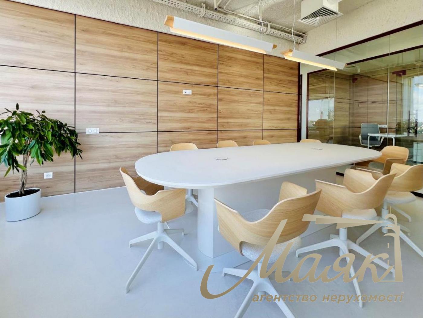 Office for rent 250 sq.m. Carnegie Tower, Pechersk