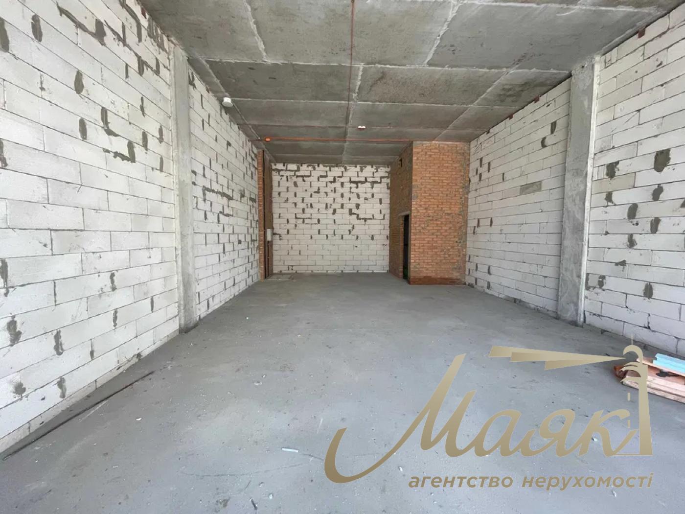 Rent of facade 57 sq.m in residential complex Varshavsky 3