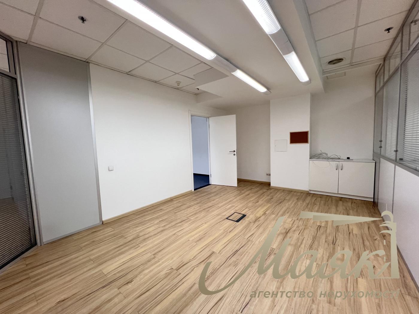 Оренда офісу 285 кв.м. в БЦ Леонардо вул.Богдана Хмельницького 52/17