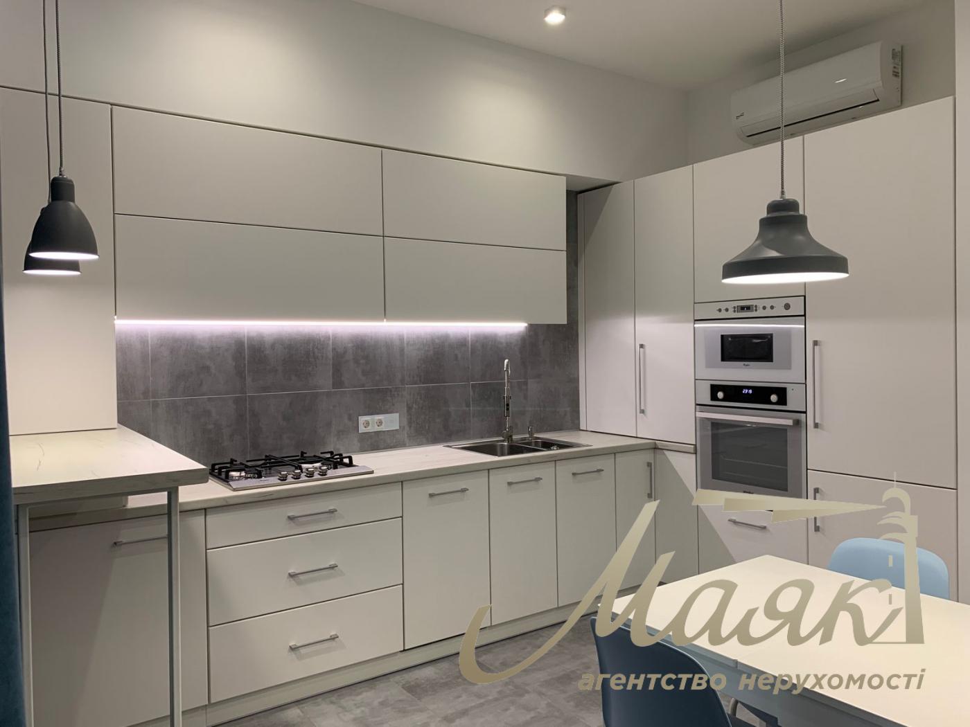 Rent of 1 room apartment in residential complex Podol Grad, Degtyarnaya st. 7, Podol