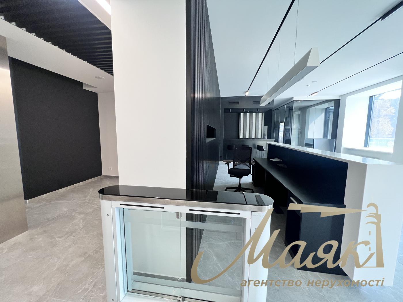 Аренда офисного помещения 500м2, БЦ Нивки Сити