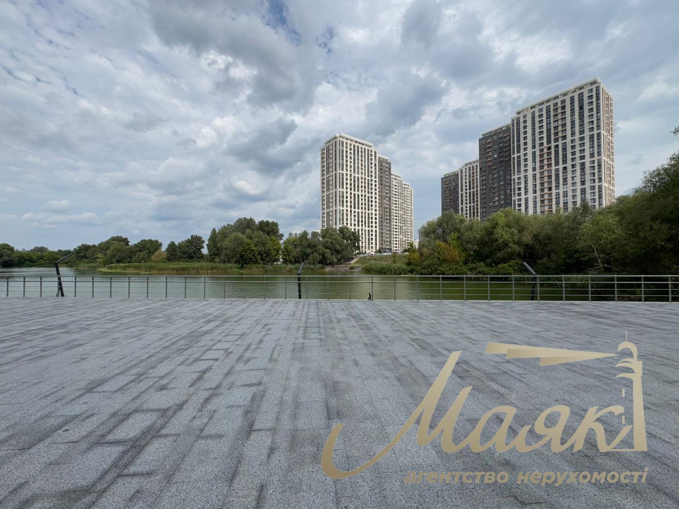 Rent a facade of 700m2 for a restaurant, Bridge, Slavutich