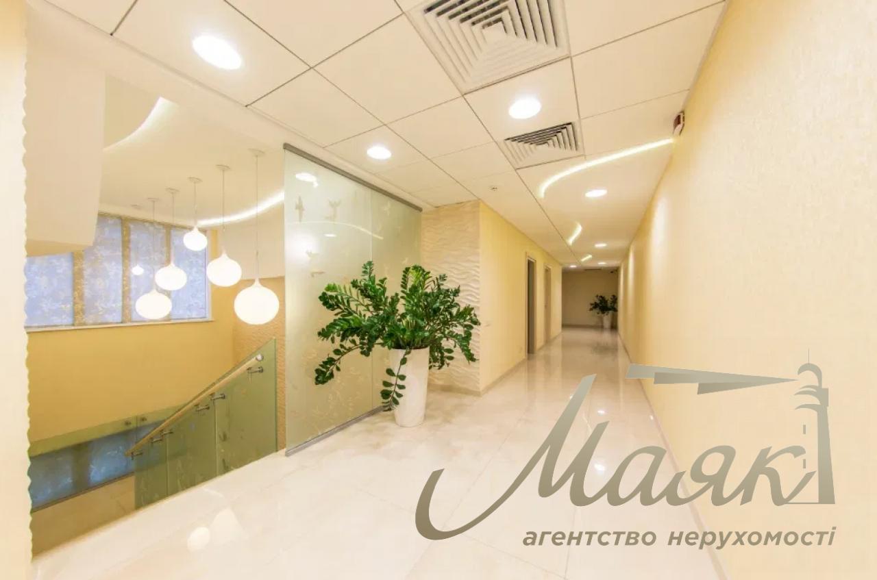 Sale of premises with renovation, 400 m2, in the residential complex Novopecherskie Lipki