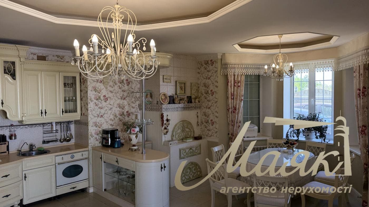 Продаж преміального 3х-поверхового будинку 350 м² у Гореничі, Бучанський район, Київська область
