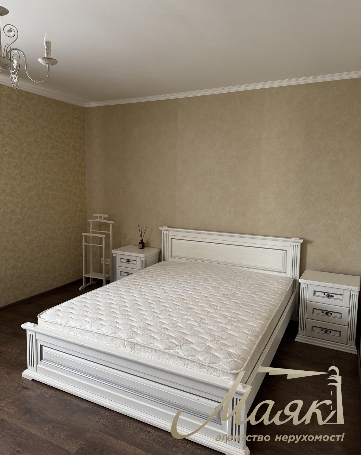 Оренда будинку 310м2 у селі Ходосівка