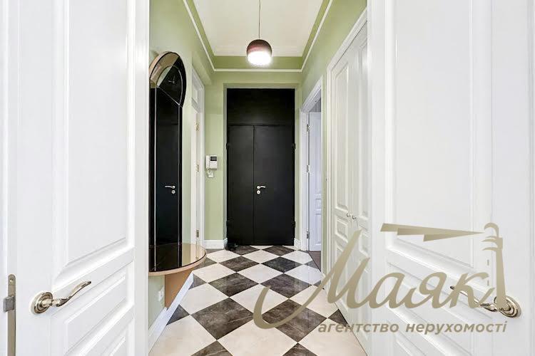 Rent 5 room apartment - Nazarovskaya (Vetrova) st. 19
