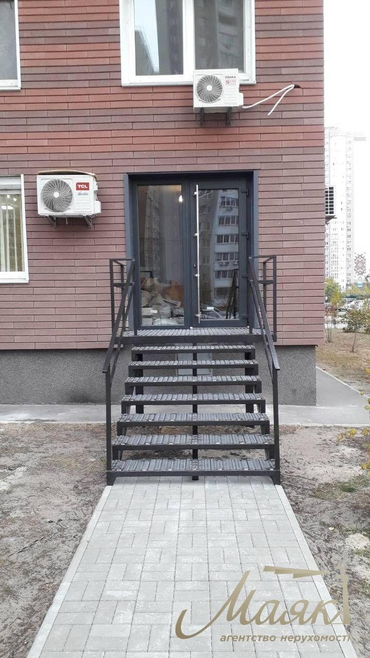 Продаж фасадного приміщення площею 42 м², ЖК «Патріотика», Осокорки