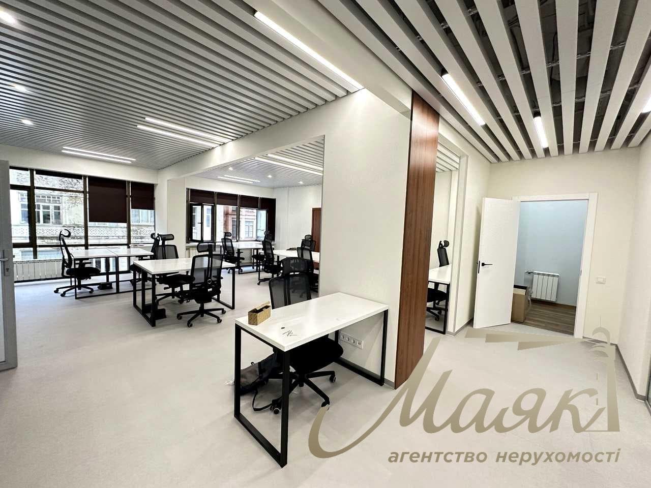 Продаж офісу площею 400 м², окремий поверх, вул. Олеся Гончара, Шевченківський район, Центр