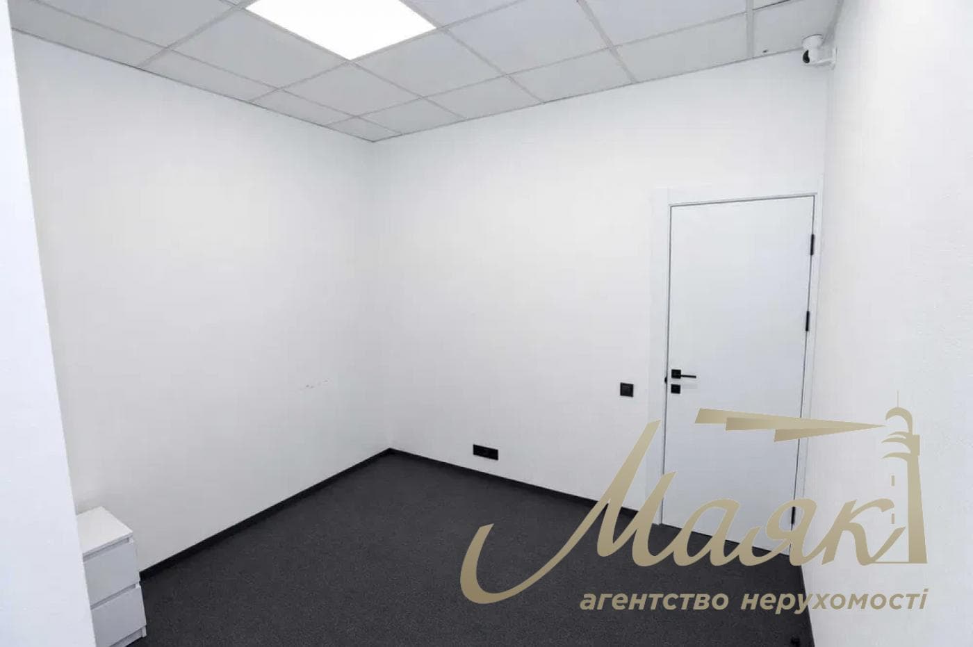 Rent a 180 m² furnished standalone office at 32A Yevhen Konovalets Street, Pechersk