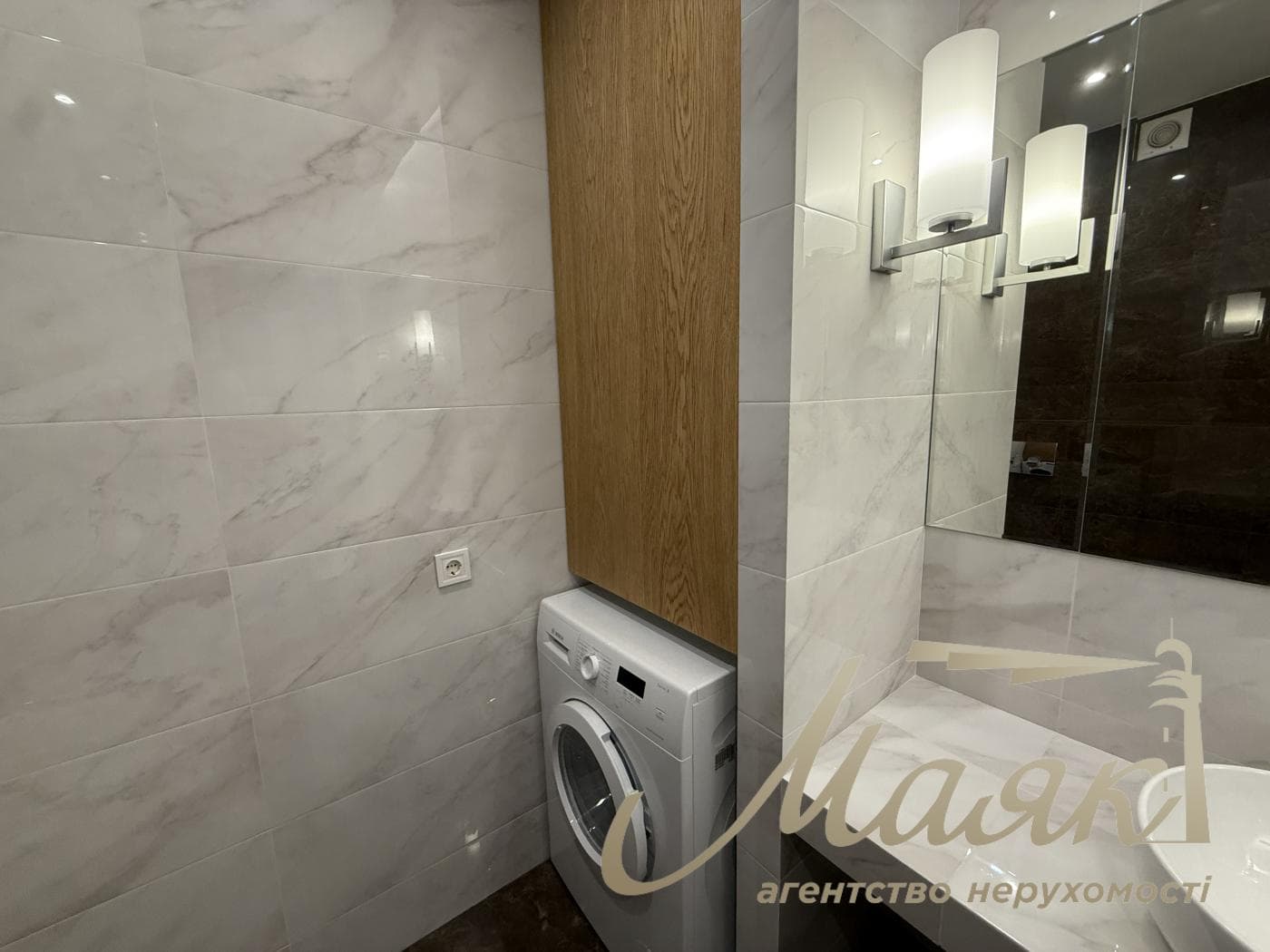 Продаж нової дизайнерської 2-кімнатної квартири площею 86 м², «Поділ Плаза & Резиденс»