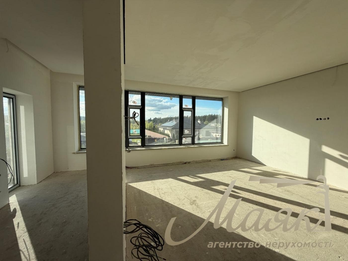 Продаж 2-поверхового будинку площею 300 м², КГ Хутір Ясний