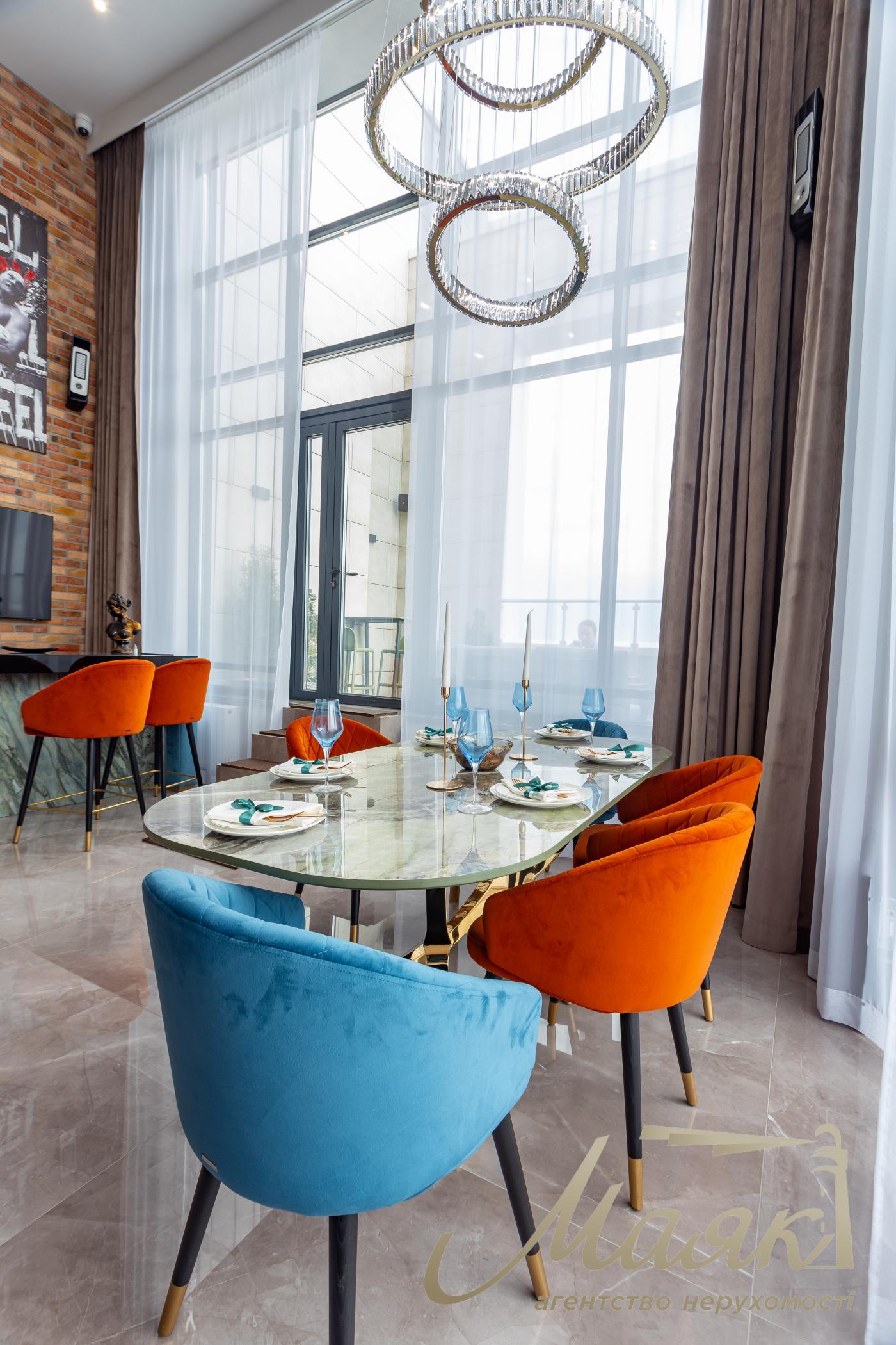 Продаж пентхауса 195 м² з терасою та дизайнерським ремонтом у ЖК Park Avenue VIP, Київ