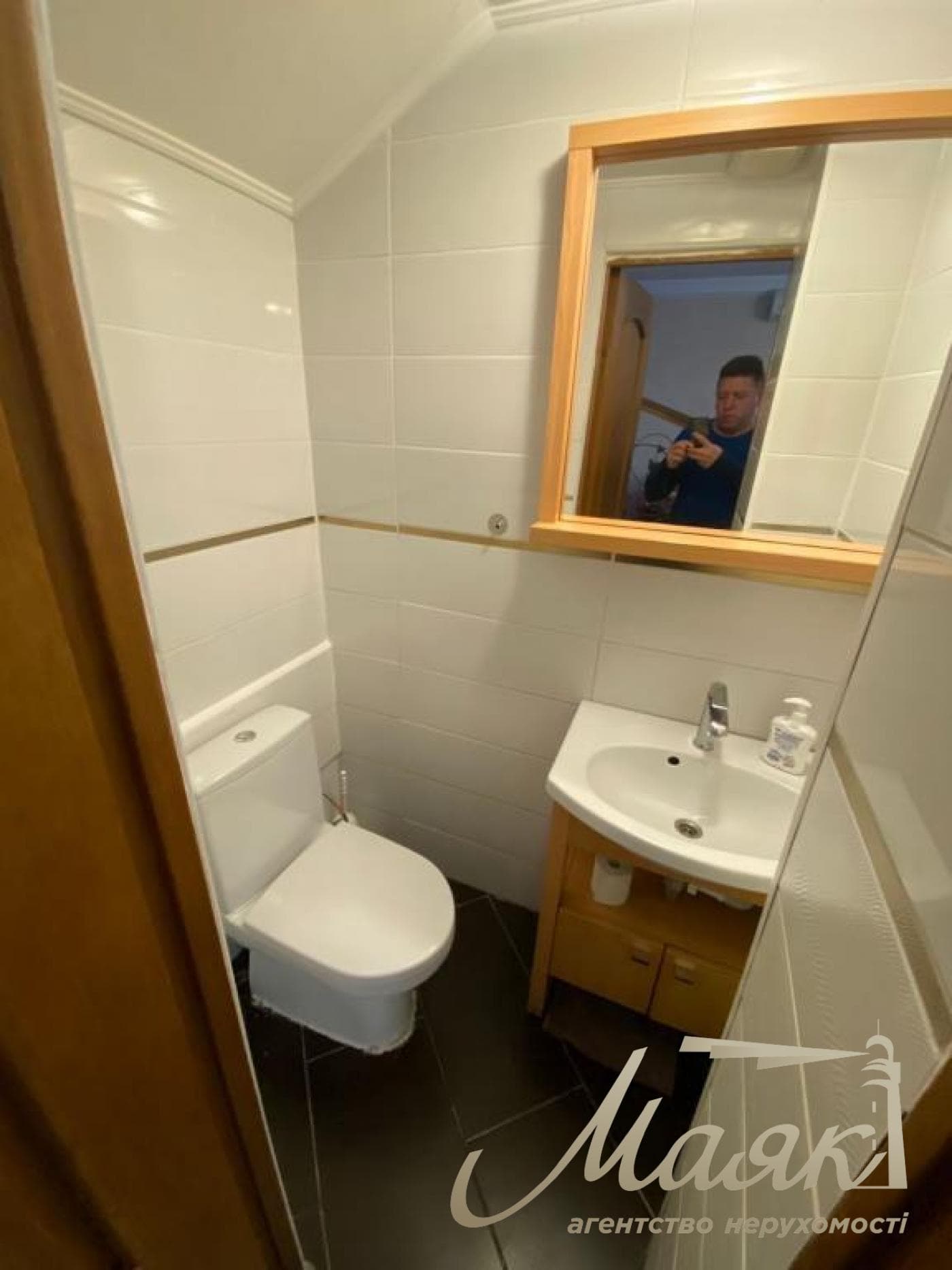 Оренда 3-поверхового будинку (250 м²) у Лесниках