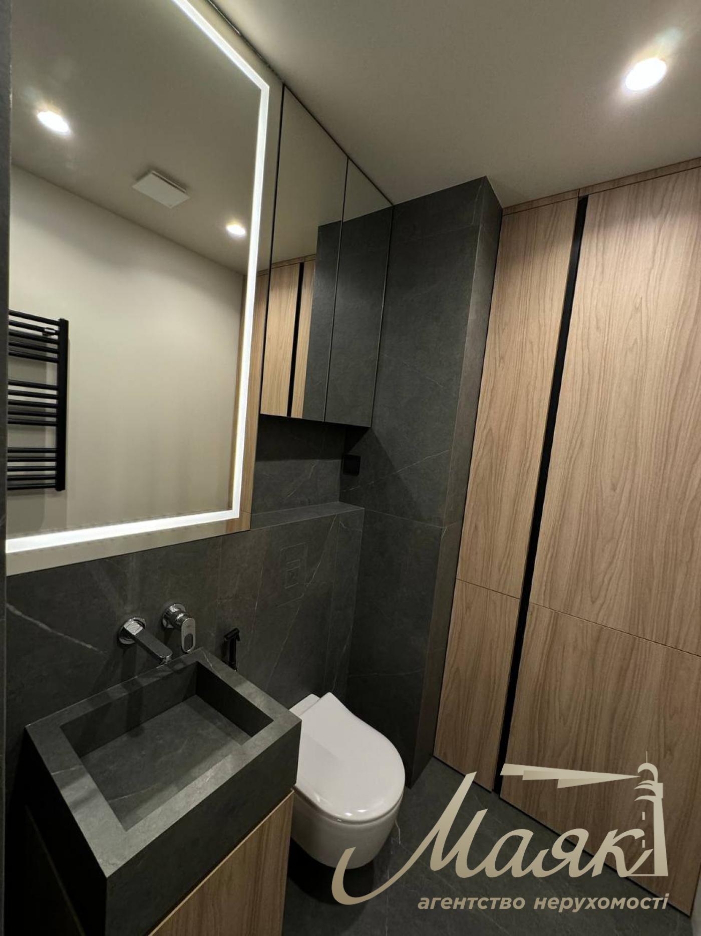 Продаж 2 кімнатної квартири, 80м2, Французький квартал 2, вул. Джона Маккейна.