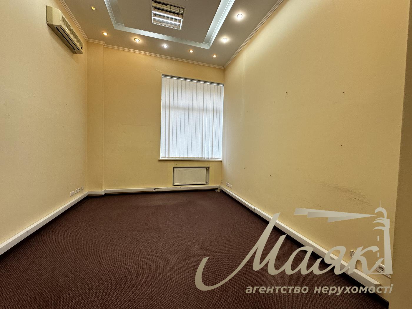 Продаж офісного приміщення в центрі вул. Тургенєвська, 28А-30А