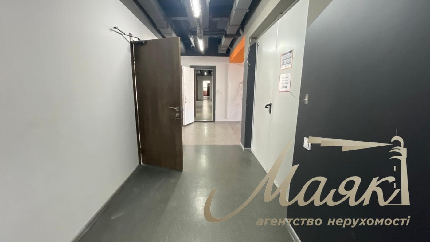 Оренда офісу площею 1500 м² у бізнес-центрі «Доміно», вул. Нижній Вал, 51, Поділ.