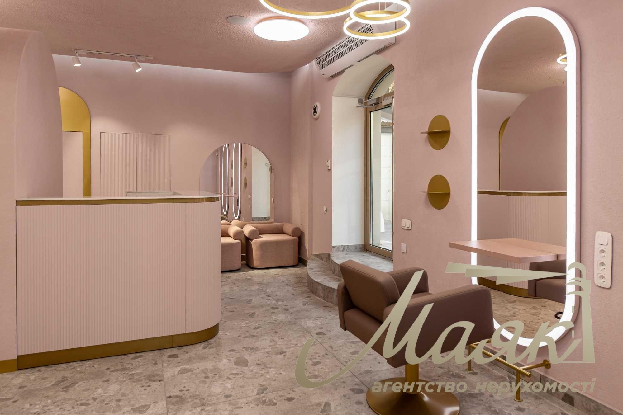 Beauty salon for sale Pecherskiy district/Designer's renovation/Facade