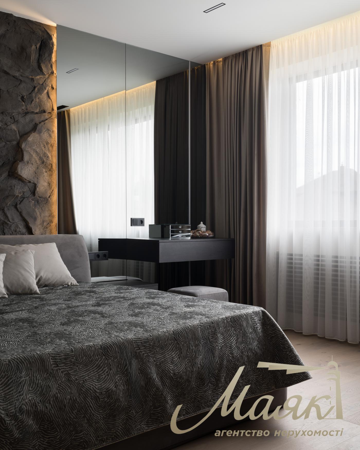 Sale of 2-storey townhouse 296m2, (3.5 hundredths) Kozin