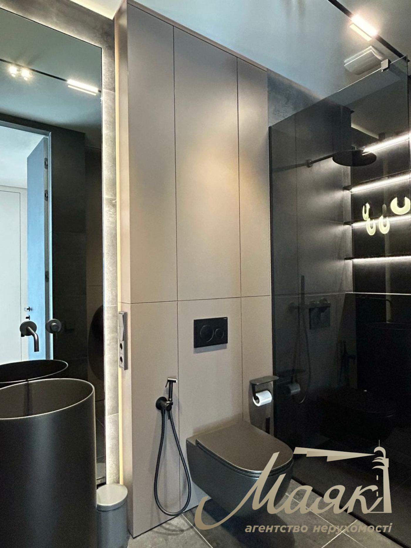 Sale of 2-room apartment residential complex Novopecherskie Lipki, Dragomirova st.