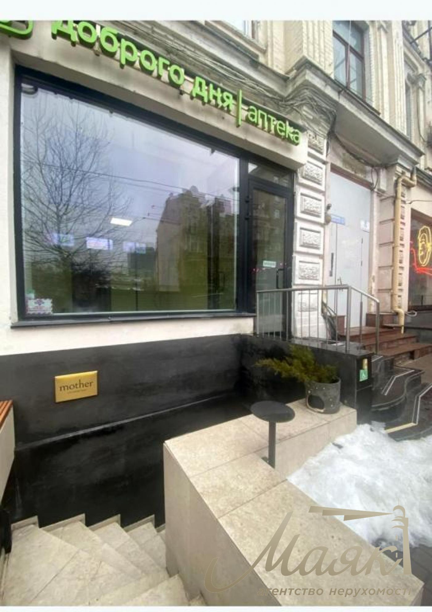 Оренда фасадного комерційного приміщення в Центрі, вул. Велика Васильківська