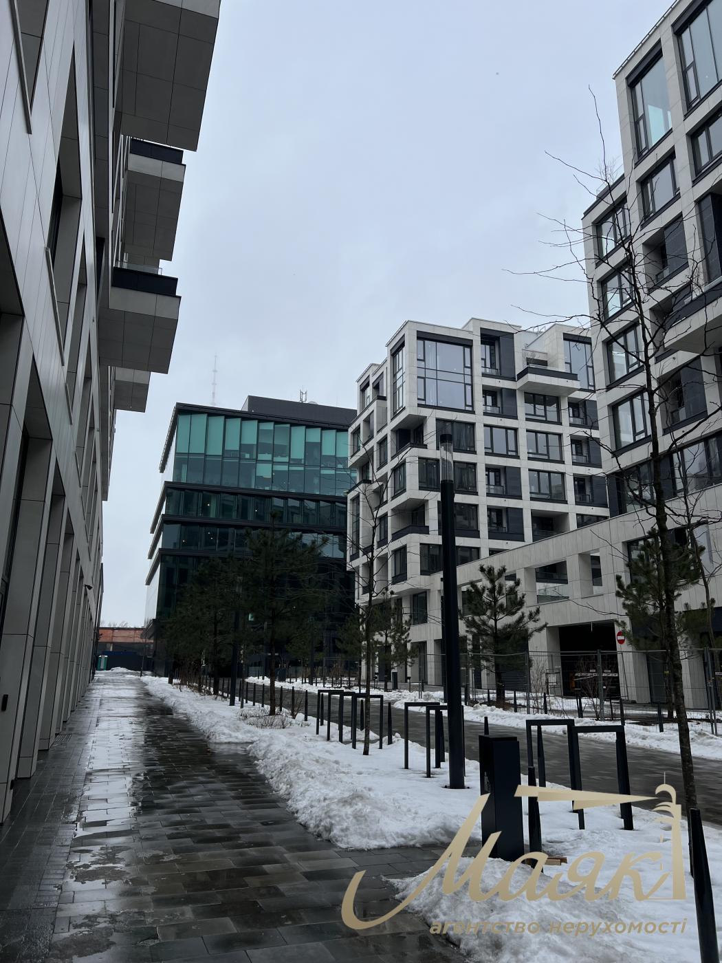 Sale of facade premises 26.3 m2, residential complex UNIT HOME.