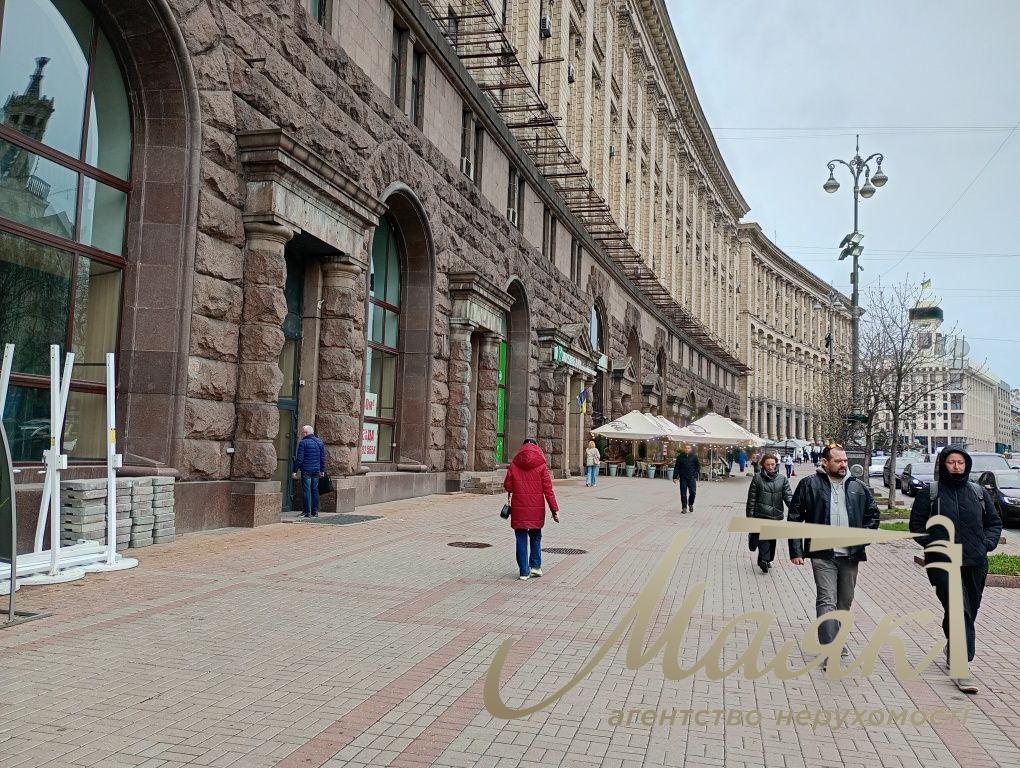 Оренда комерційного приміщення на Хрещатику, 24, Прохідний фасад.