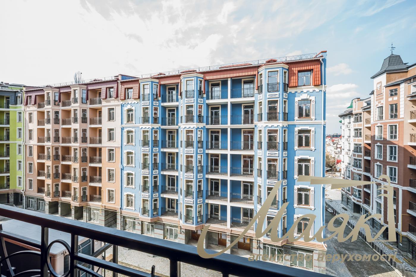 Продаж 3к квартири 99 м2, вул. Дегтярна 18, Воздвиженка. Дігтярна 18, Воздвиженка, Київ