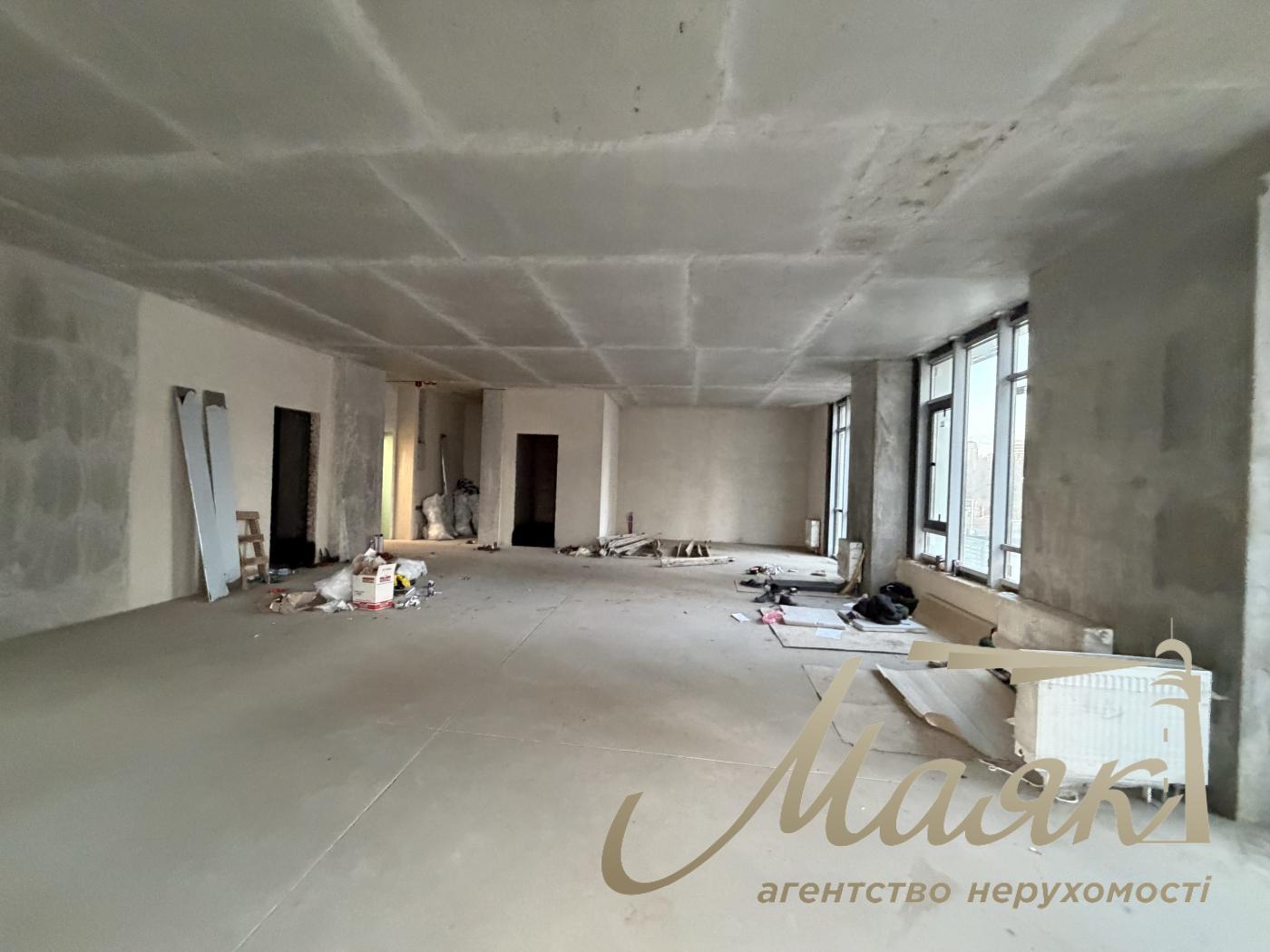 Sale of facade commerce in Residential Complex Novopechersky Lipki