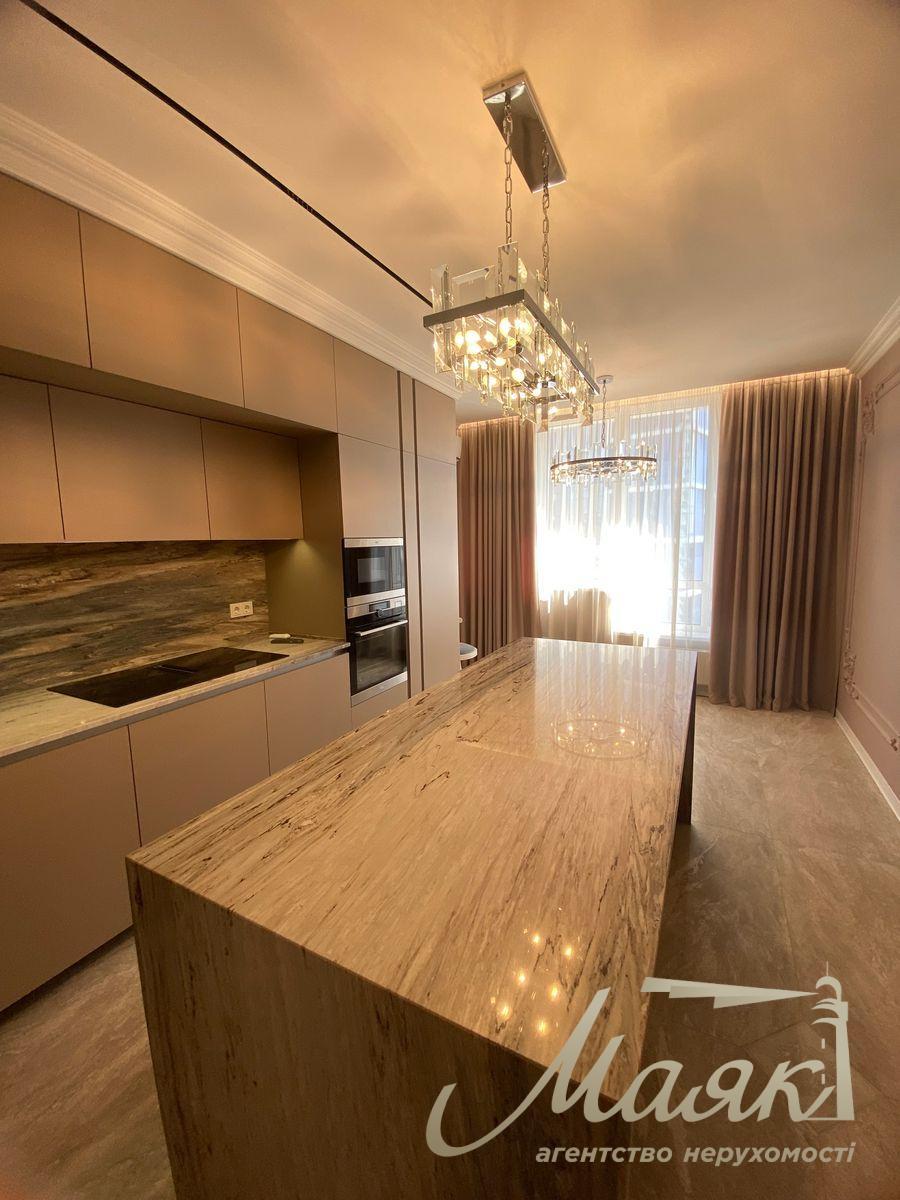 Продажа 4-х комнатной квартиры в ЖК Новопечерская Вежа